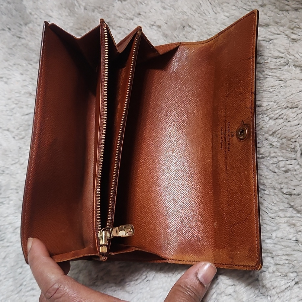 Authentic LV Monogram Wallet - Picture 5 of 16